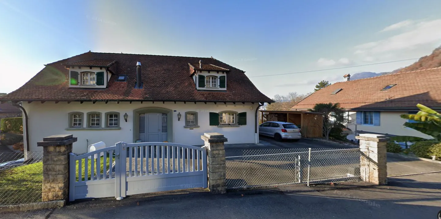 Charming Vaud house with 9 rooms in Villeneuve - CHF 3,900 - Photo 1 of 14