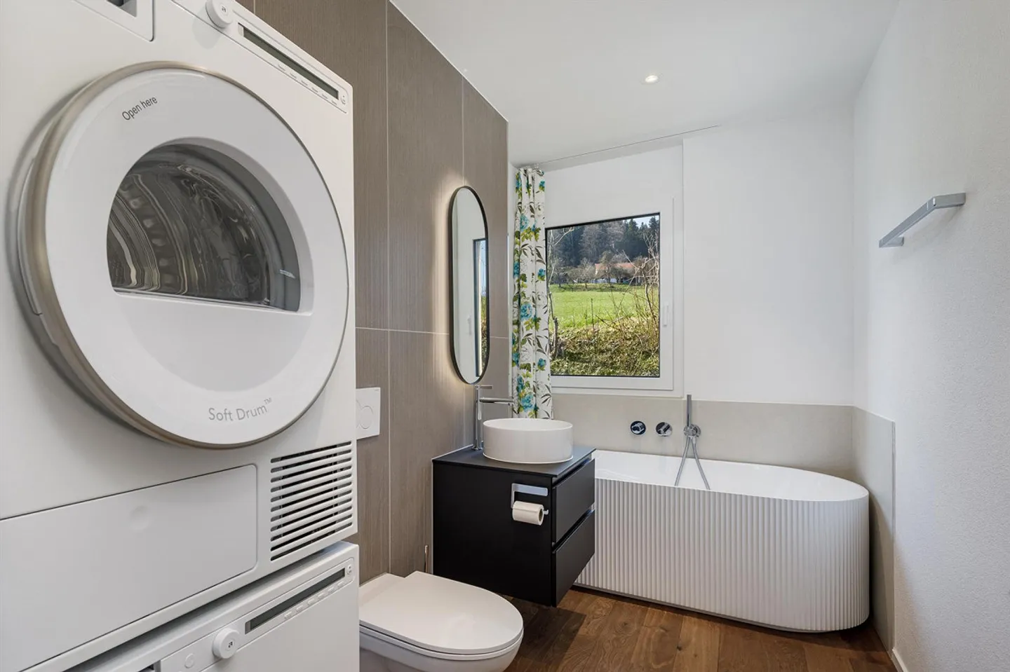 Modern Living in the Green - Photo 6 of 11