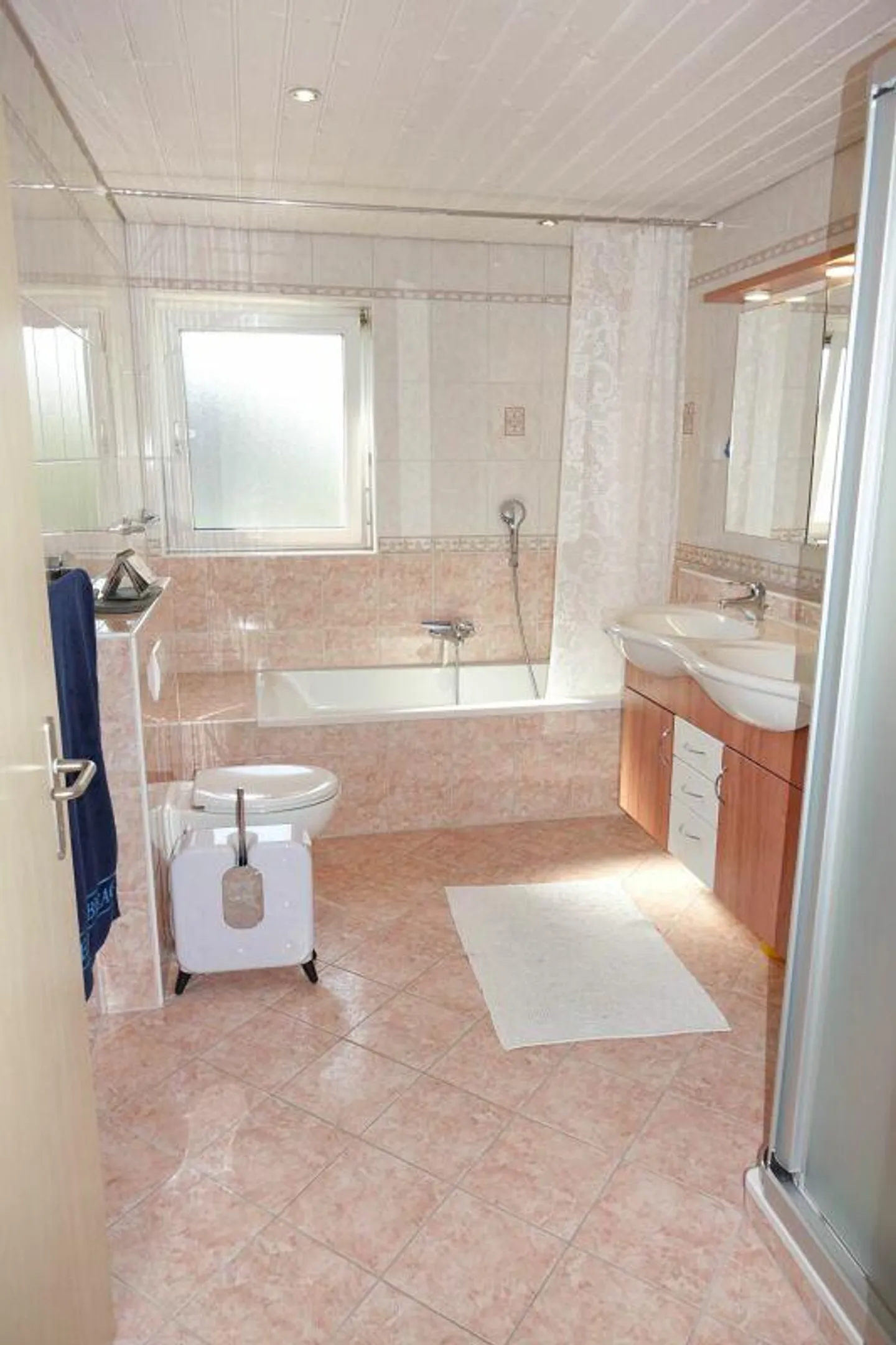 Casa indipendente di 5,5 locali con grande giardino in posizione fiscale favorevole - Foto 13 di 15
