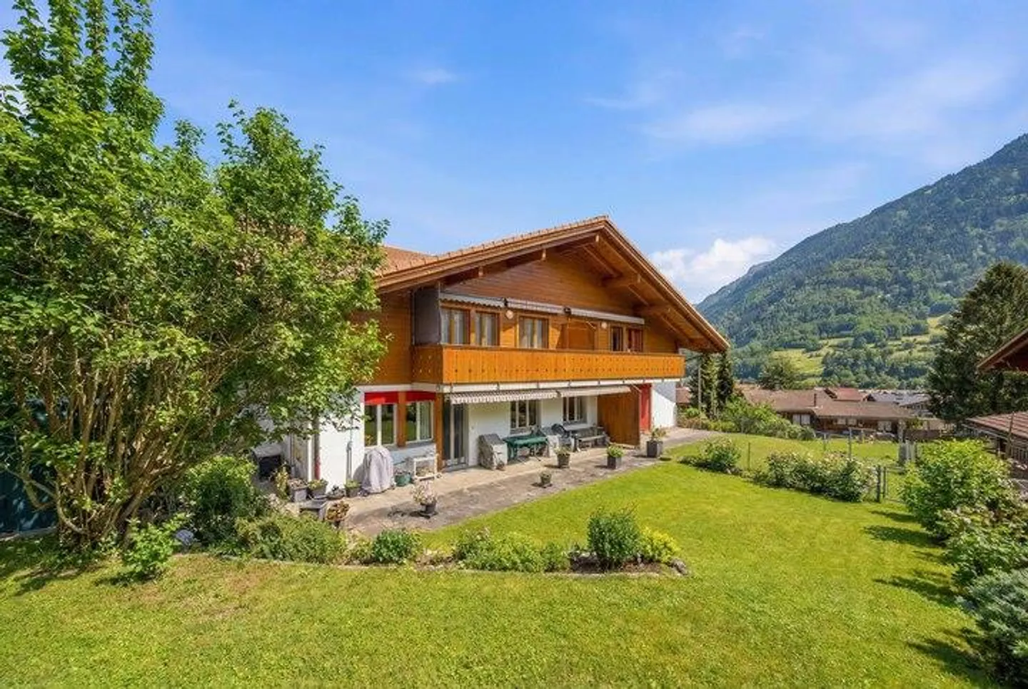 Vivere con stile nel cuore delle Alpi - Appartamento con giardino di 4,5 stanze - Foto 7 di 9