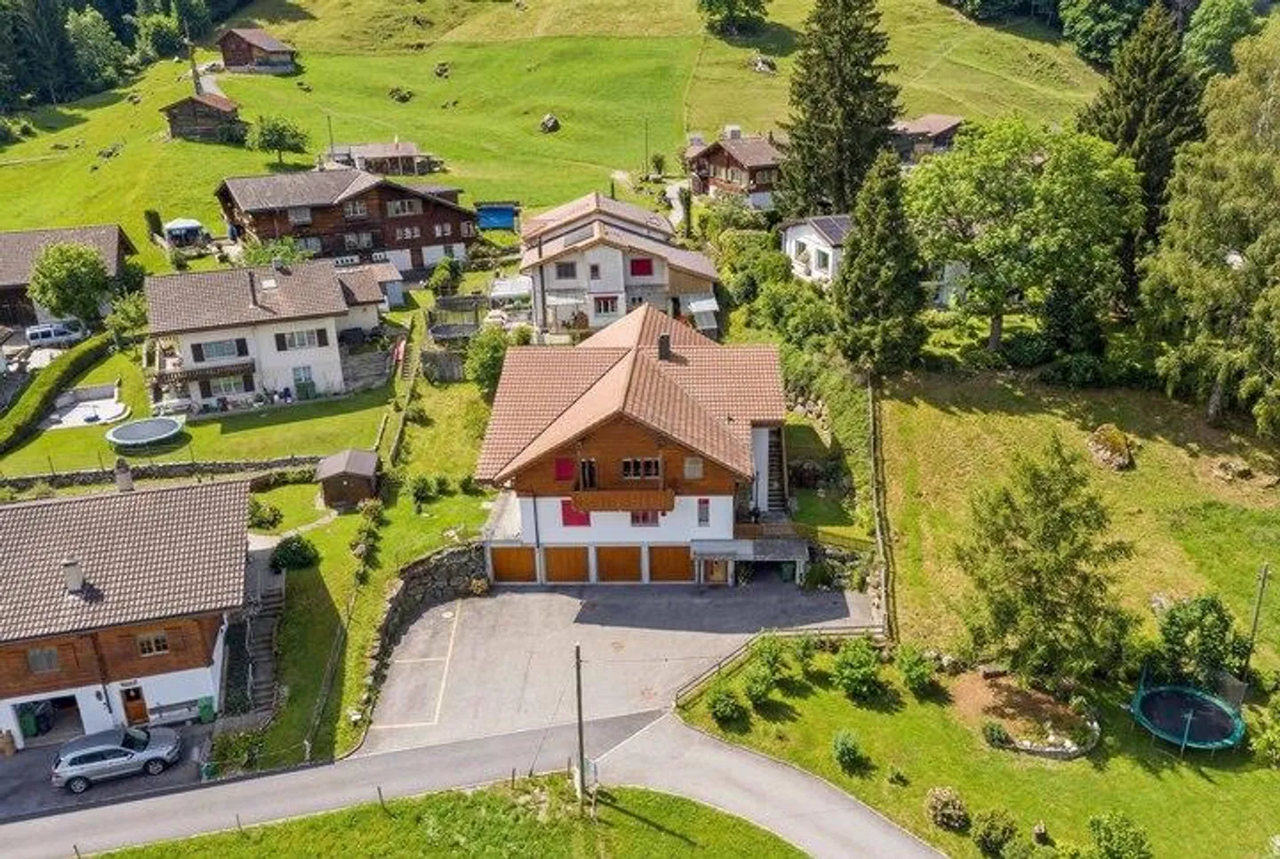 Vivere con stile nel cuore delle Alpi - Appartamento con giardino di 4,5 stanze - Foto 8 di 9