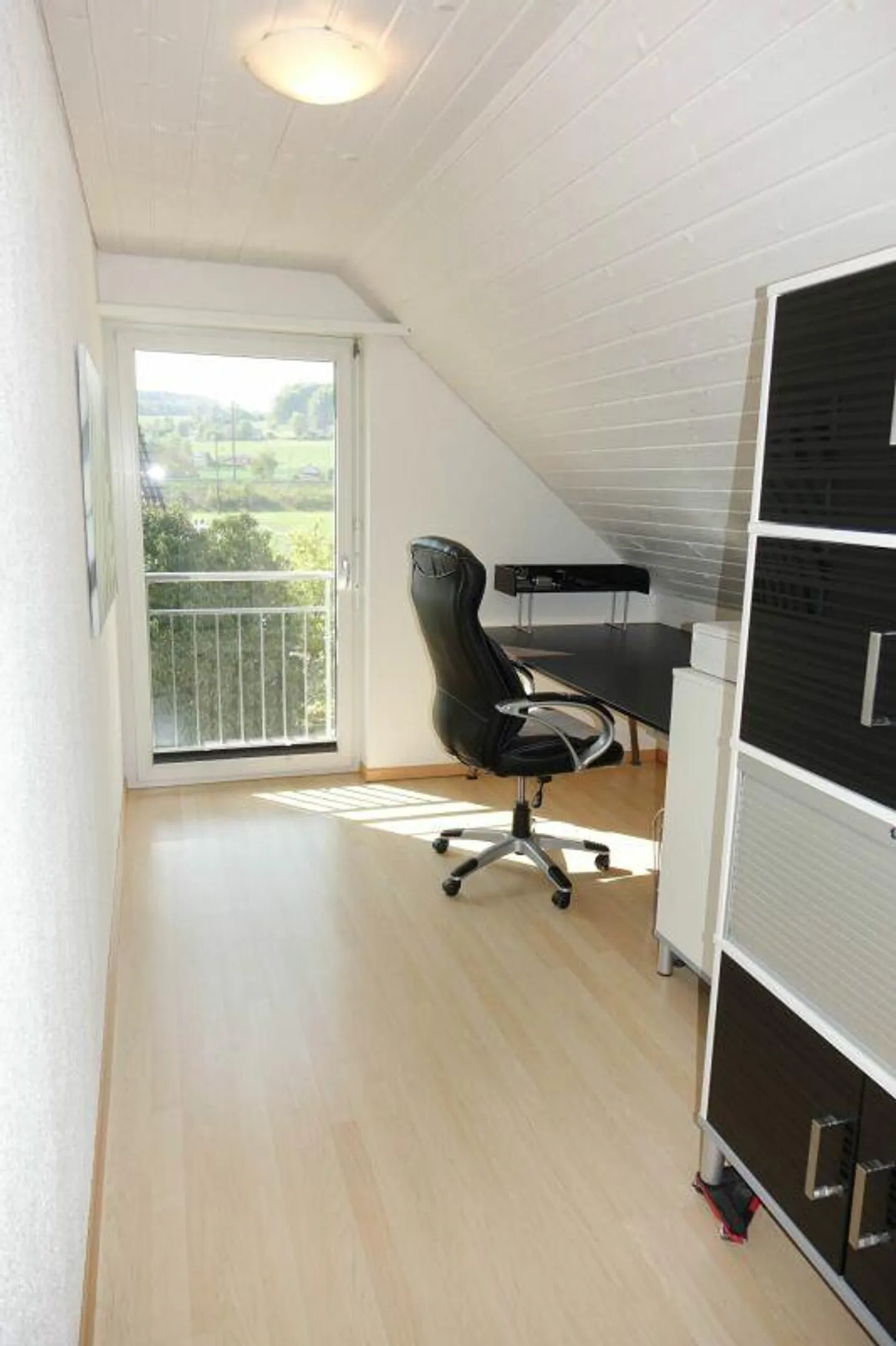 Casa indipendente di 5,5 locali con grande giardino in posizione fiscale favorevole - Foto 9 di 15