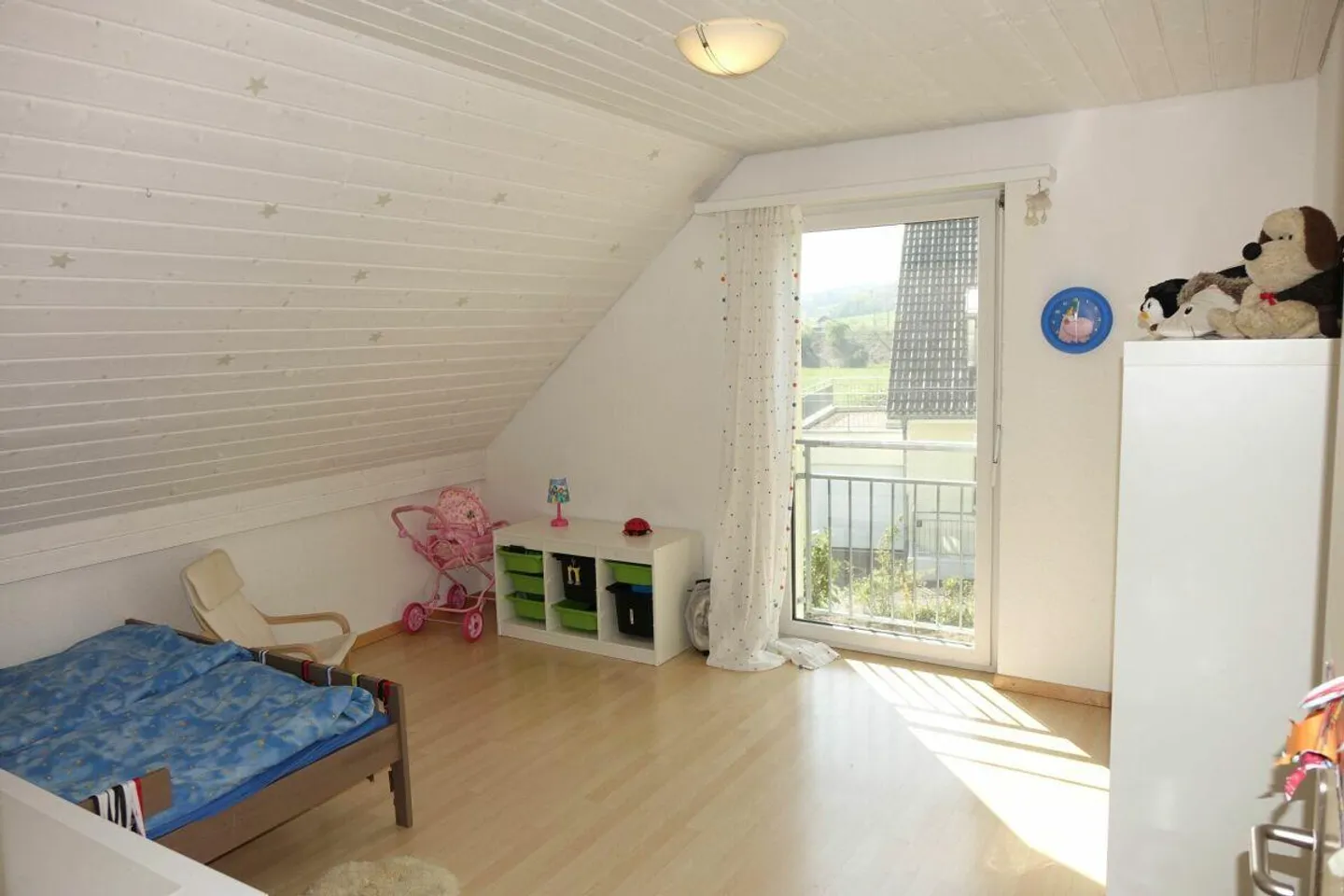 Casa indipendente di 5,5 locali con grande giardino in posizione fiscale favorevole - Foto 10 di 15