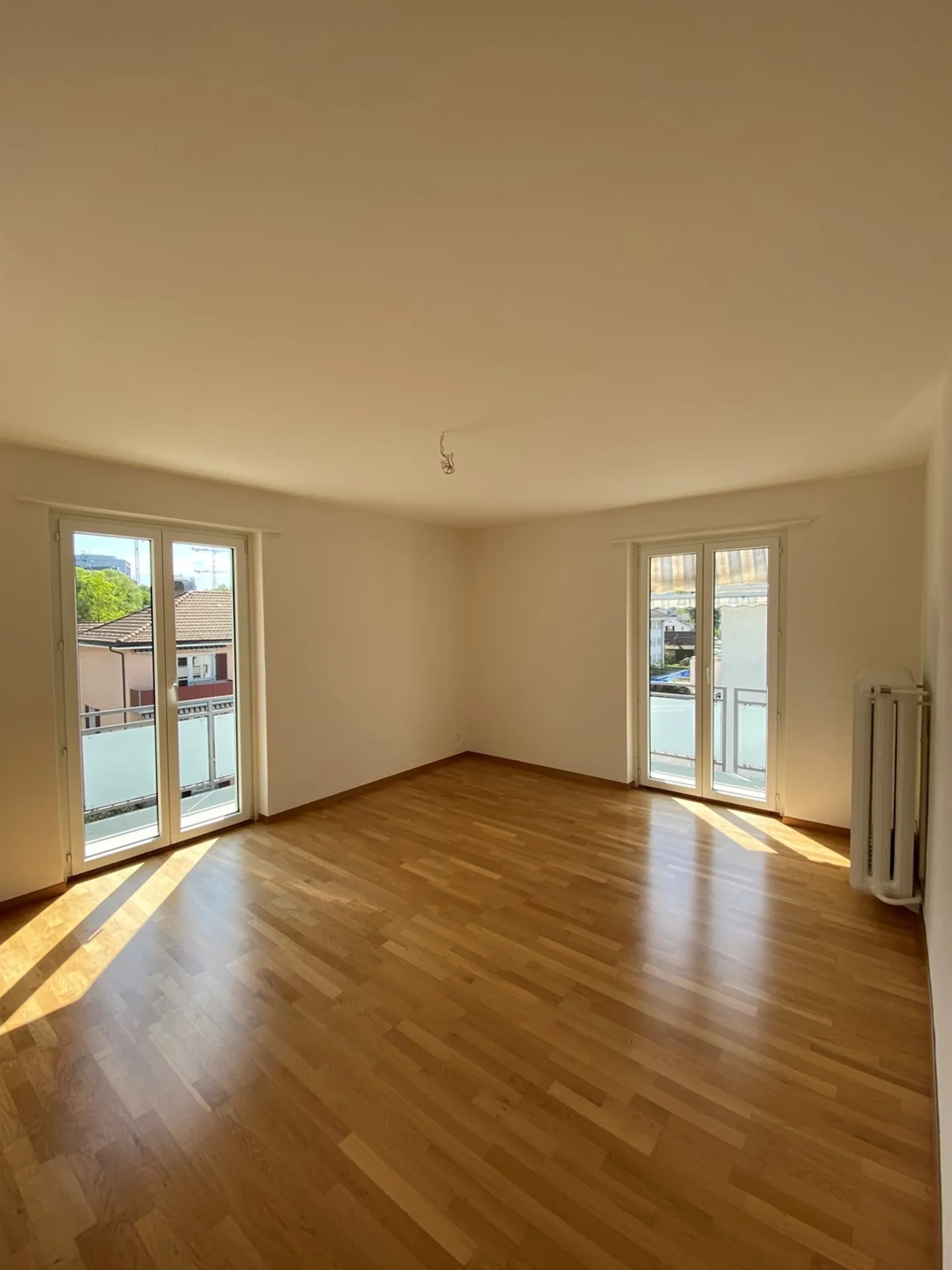 Helle 5.5 Zimmerwohnung in gepflegter Liegenschaft - Foto 2 di 5