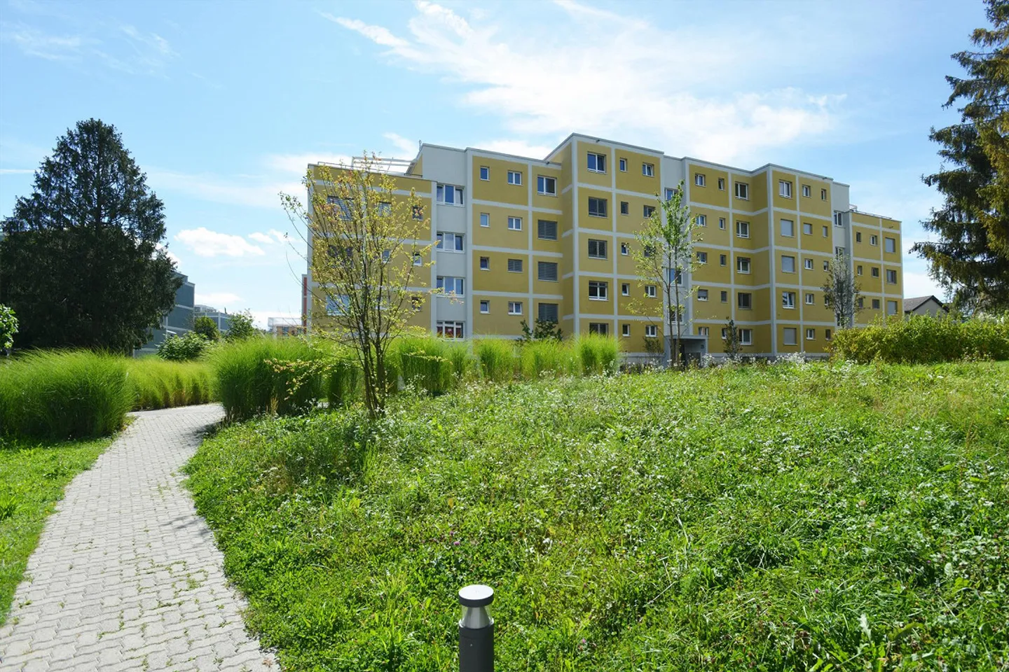 Appartamento moderno in una bella posizione - Foto 2 di 8