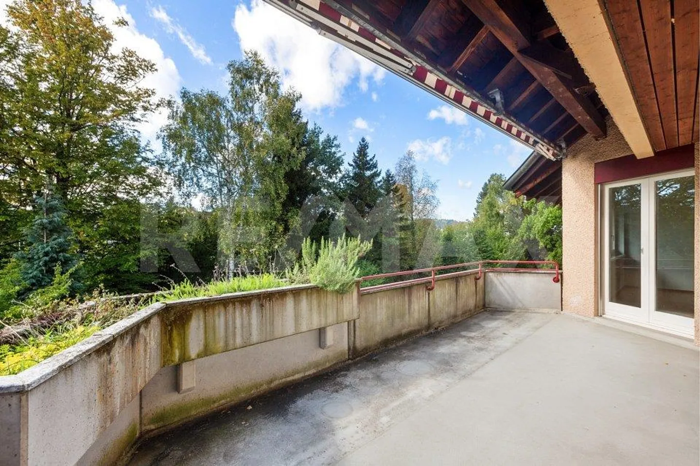 Spacious 6-room condominium in the heart of Winterthur - Photo 7 of 13
