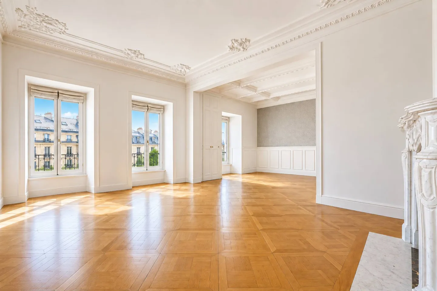 Elegant Apartment in Villa Toscane - Photo 2 of 12