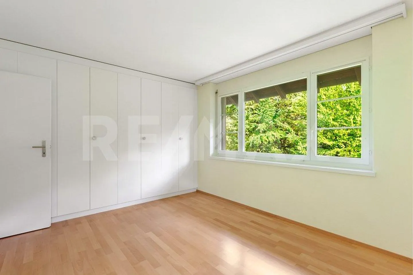 Spacious 6-room condominium in the heart of Winterthur - Photo 10 of 13