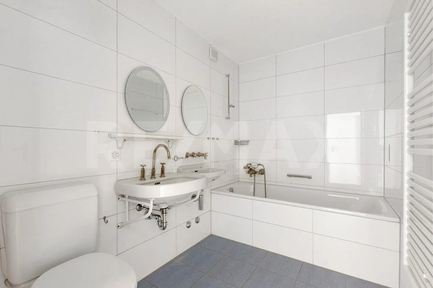 Spacious 6-room condominium in the heart of Winterthur - Photo 11 of 13