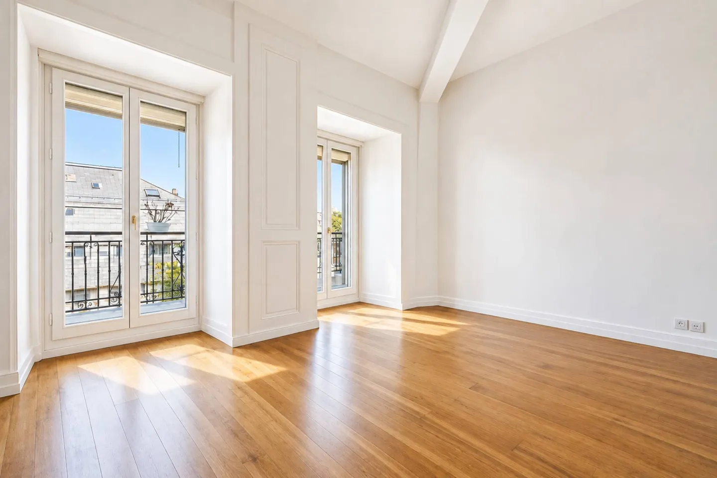 Elegant Apartment in Villa Toscane - Photo 7 of 12
