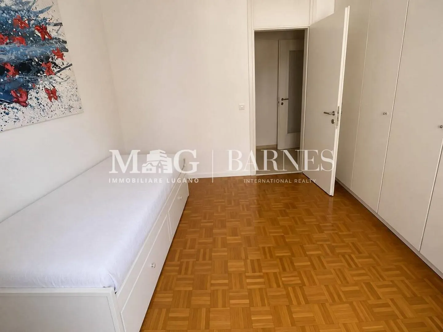 Lugano Centro: room in shared apartment. Lake view - Photo 4 of 7