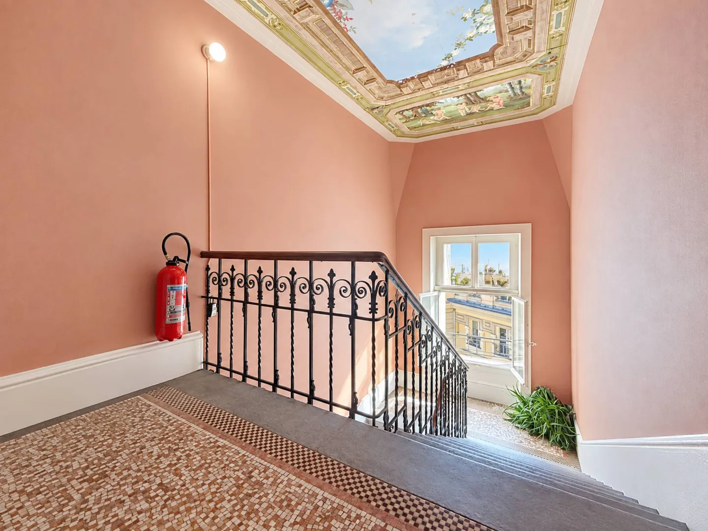 Elegant Apartment in Villa Toscane - Photo 9 of 12
