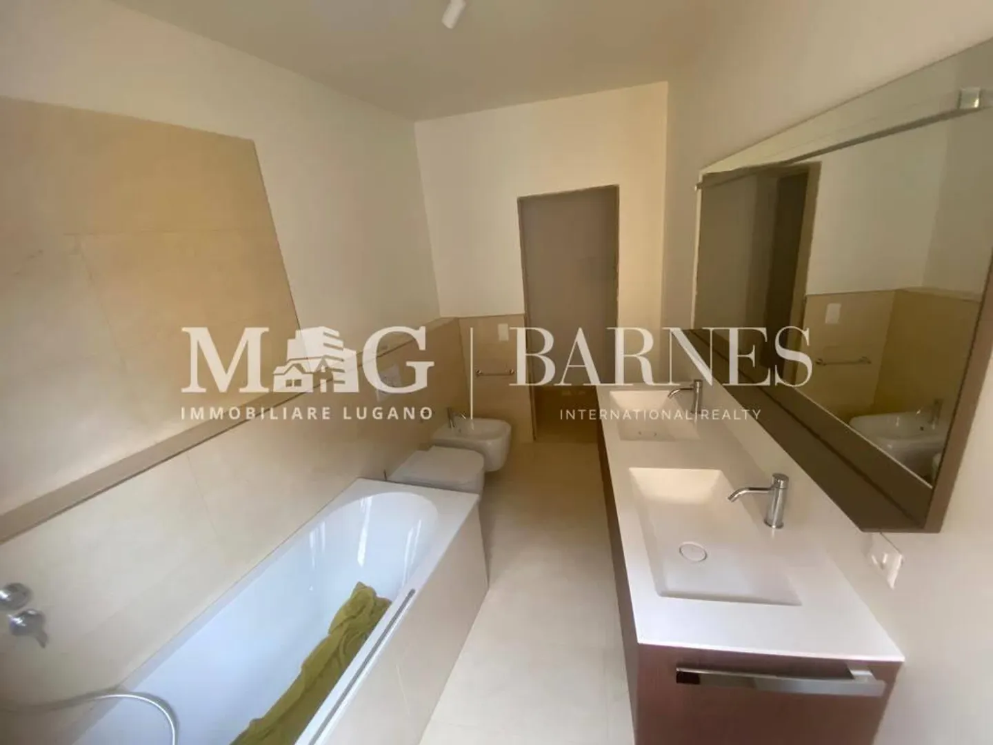 Lugano Centro: room in shared apartment. Lake view - Photo 6 of 7