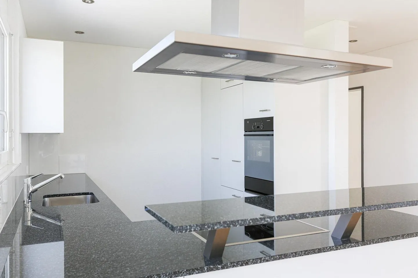 Penthouse apartment with peace and comfort - Photo 2 of 8