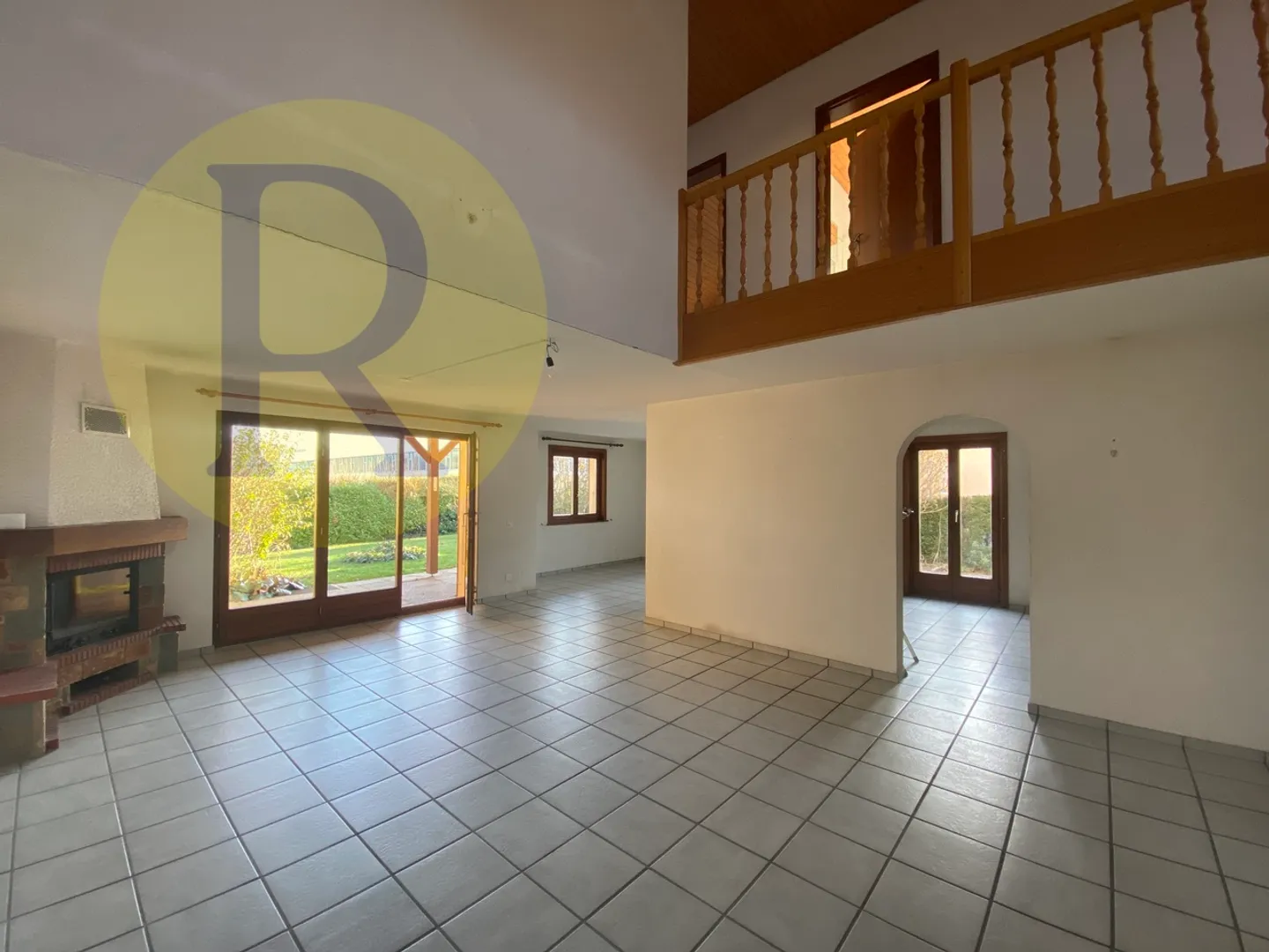 Beautiful house to renovate near the train station - Photo 2 of 8