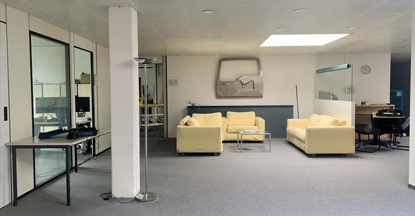 Bureau à louer - Photo 2 sur 12