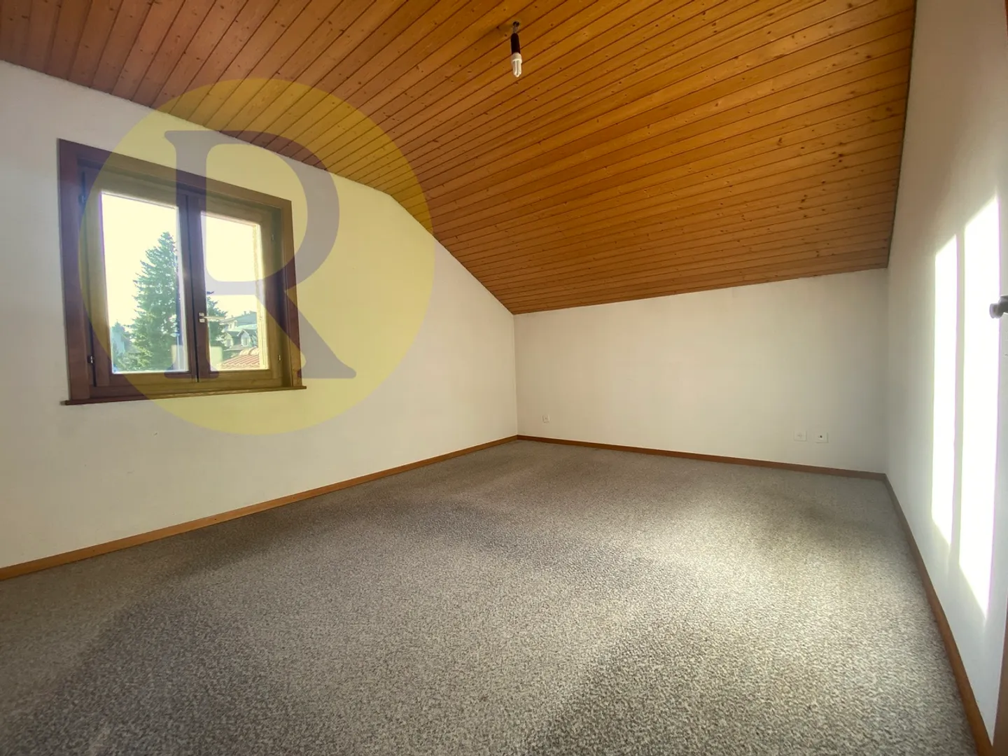 Beautiful house to renovate near the train station - Photo 6 of 8