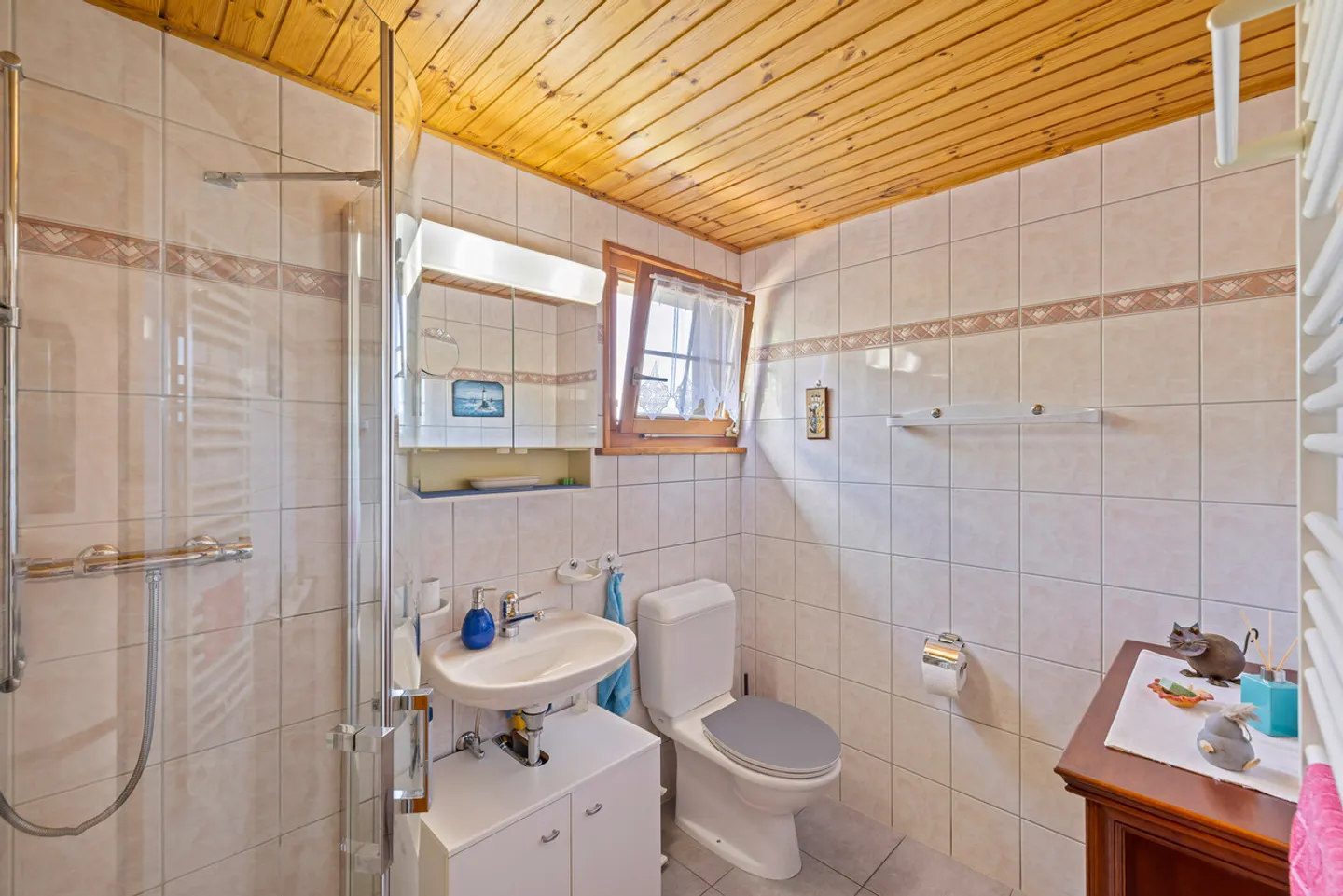 Charming chalet with panoramic view - Photo 5 of 12