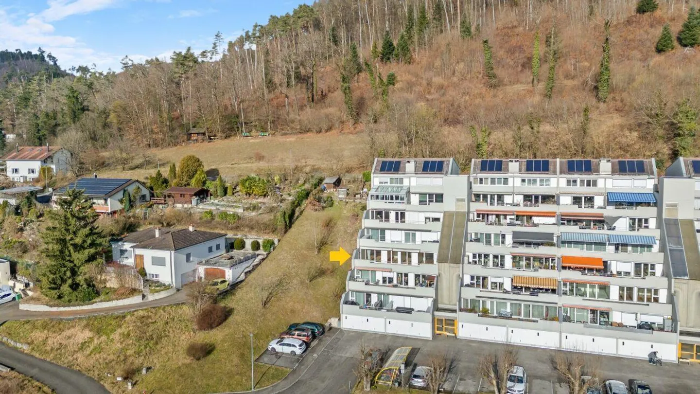 Renovated 4.5-room apartment with spacious balcony, lift and garage... - Photo 13 of 16
