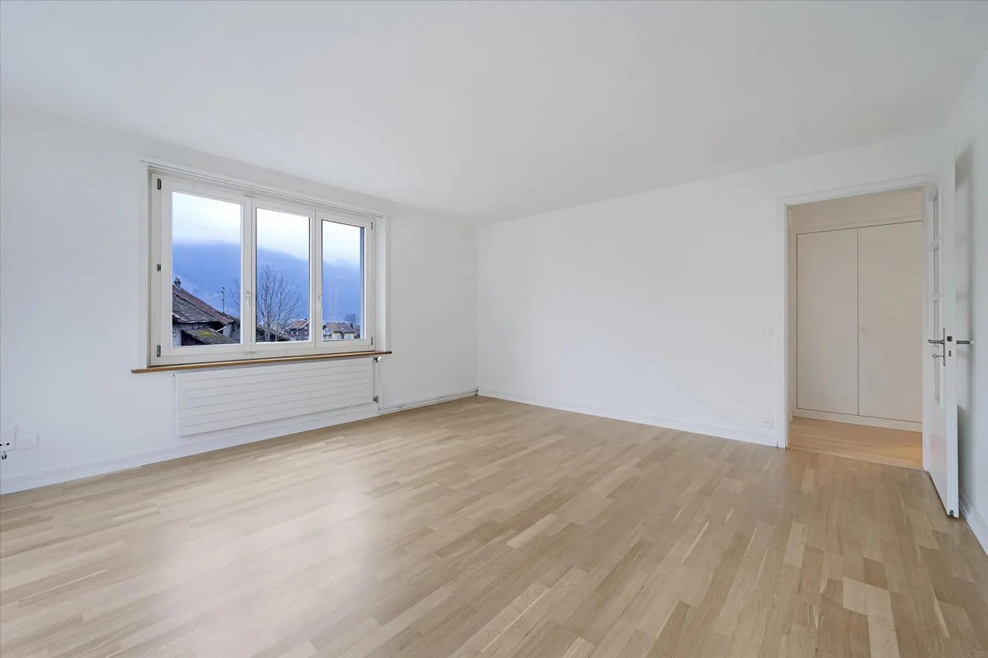 Appartamento spazioso con balcone - Foto 5 di 10
