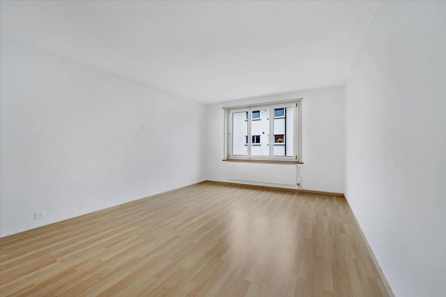 Appartamento spazioso con balcone - Foto 6 di 10