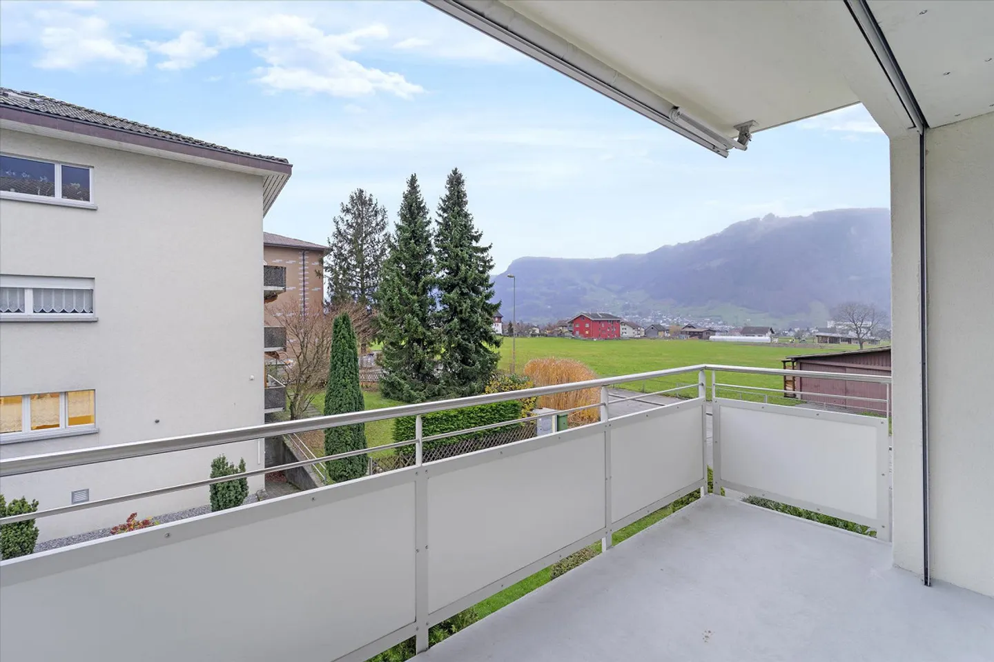 Appartamento spazioso con balcone - Foto 9 di 10