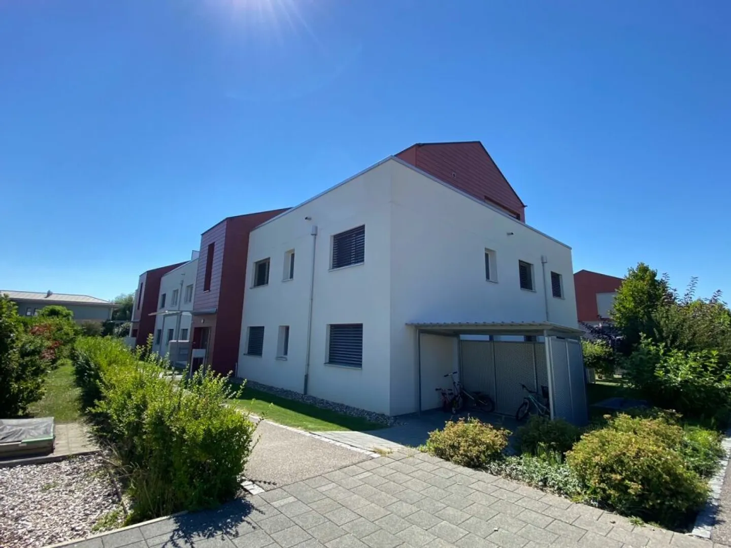 Tout ce dont vous avez besoin pour vivre se trouve ici ! - Photo 1 sur 15