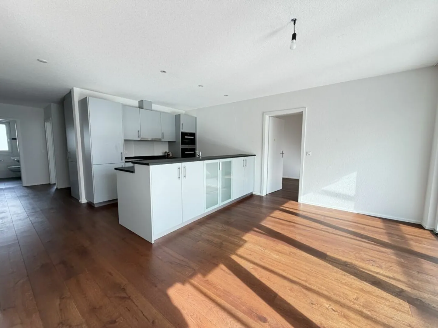 Tout ce dont vous avez besoin pour vivre se trouve ici ! - Photo 2 sur 15