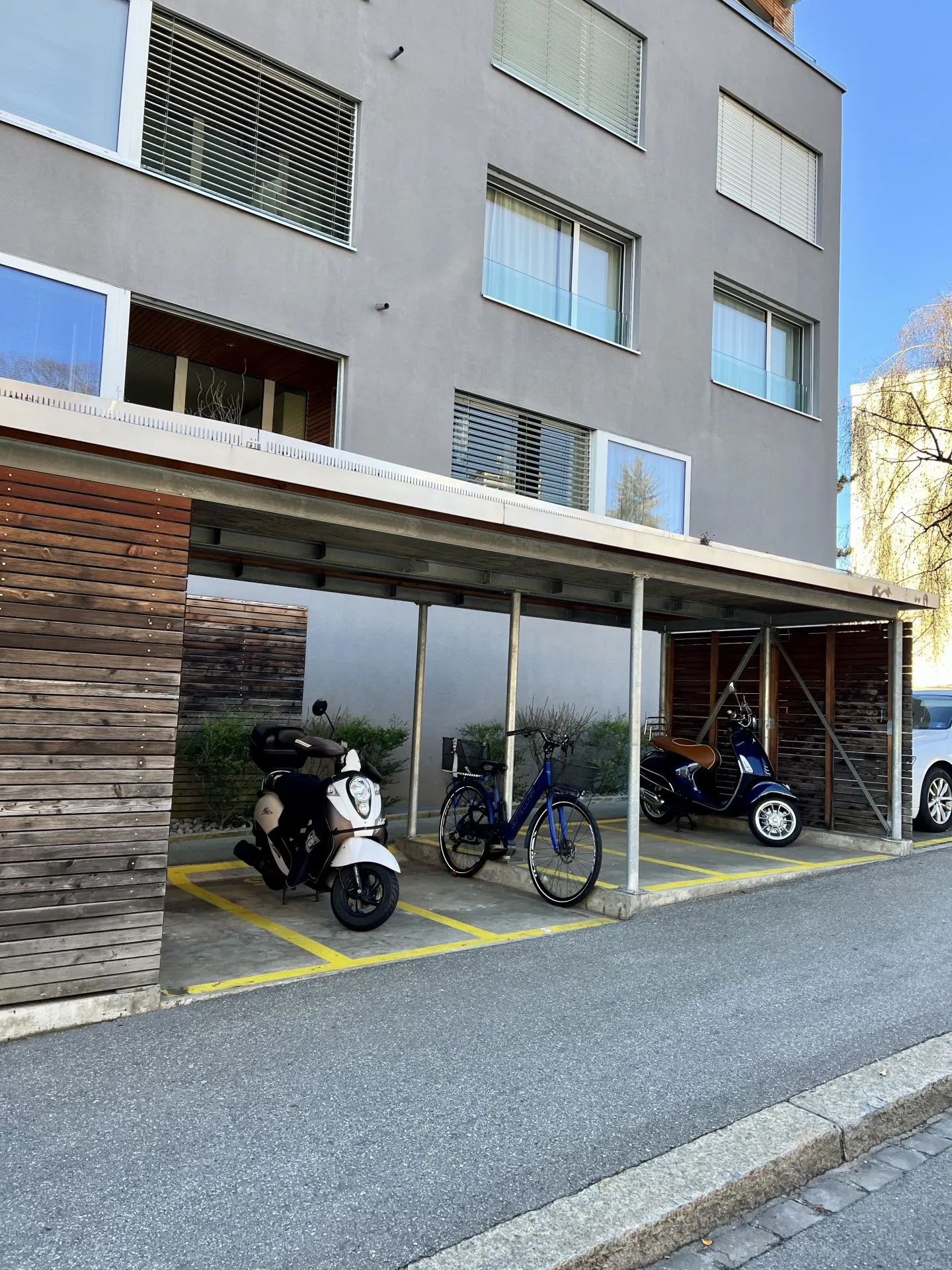 Posto Auto Coperto - Foto 1 di 1