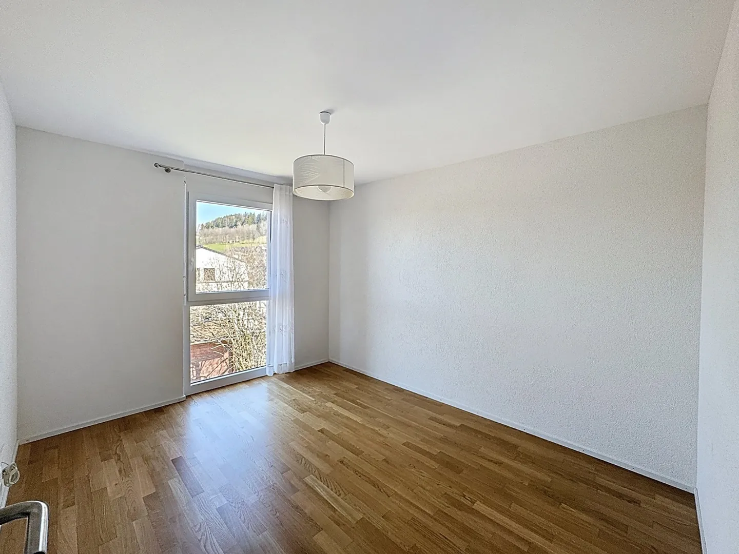 4.5-room attic apartment with large balcony/terrace - Photo 7 of 13