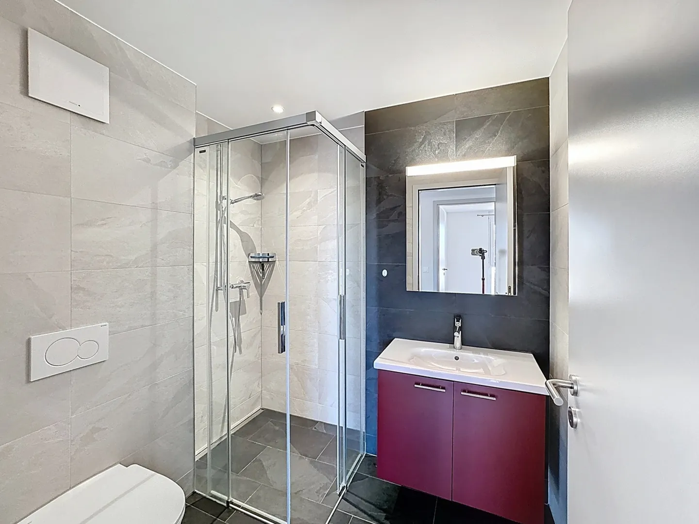 4.5-room attic apartment with large balcony/terrace - Photo 11 of 13