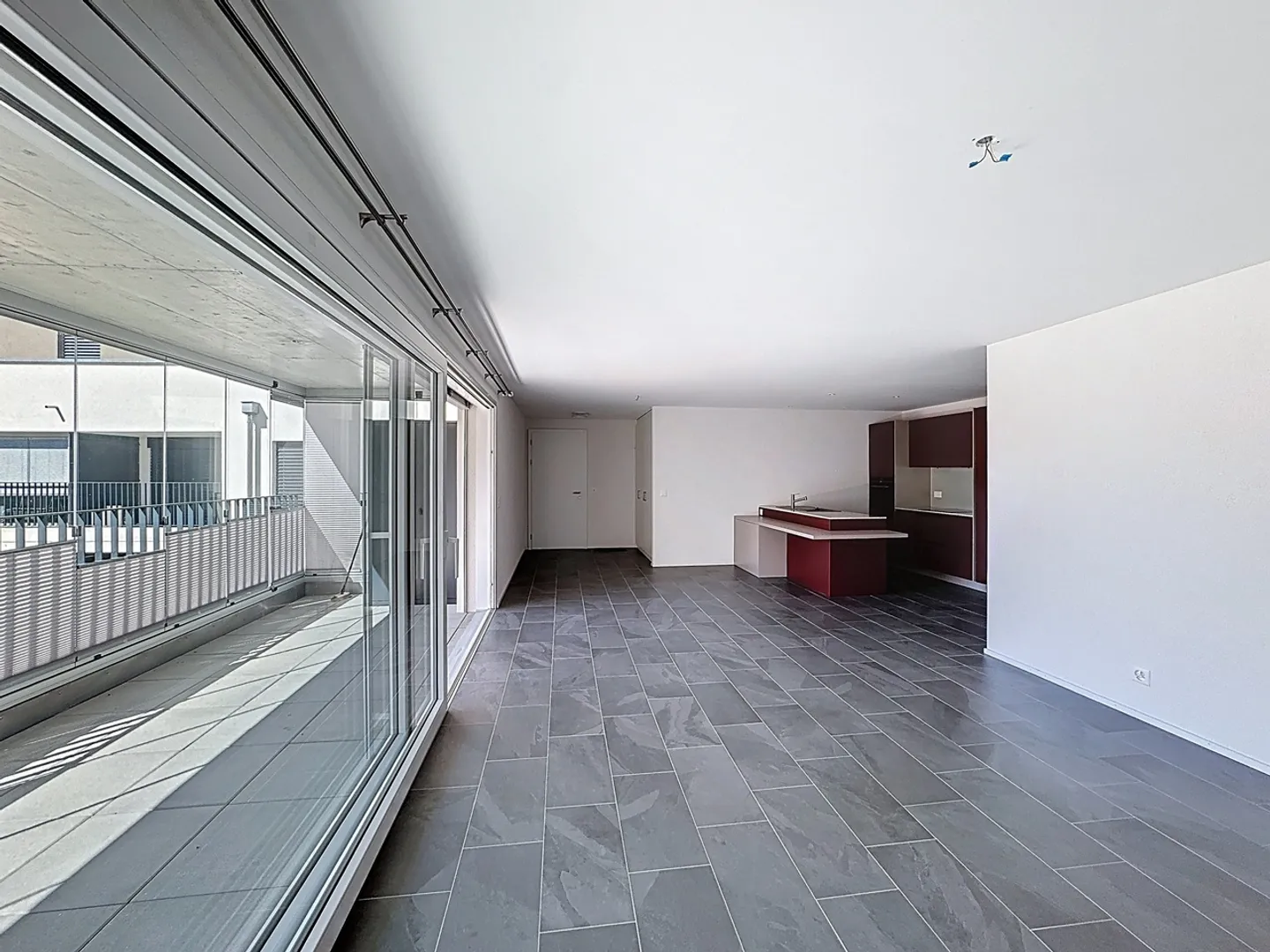 4.5-room attic apartment with large balcony/terrace - Photo 13 of 13