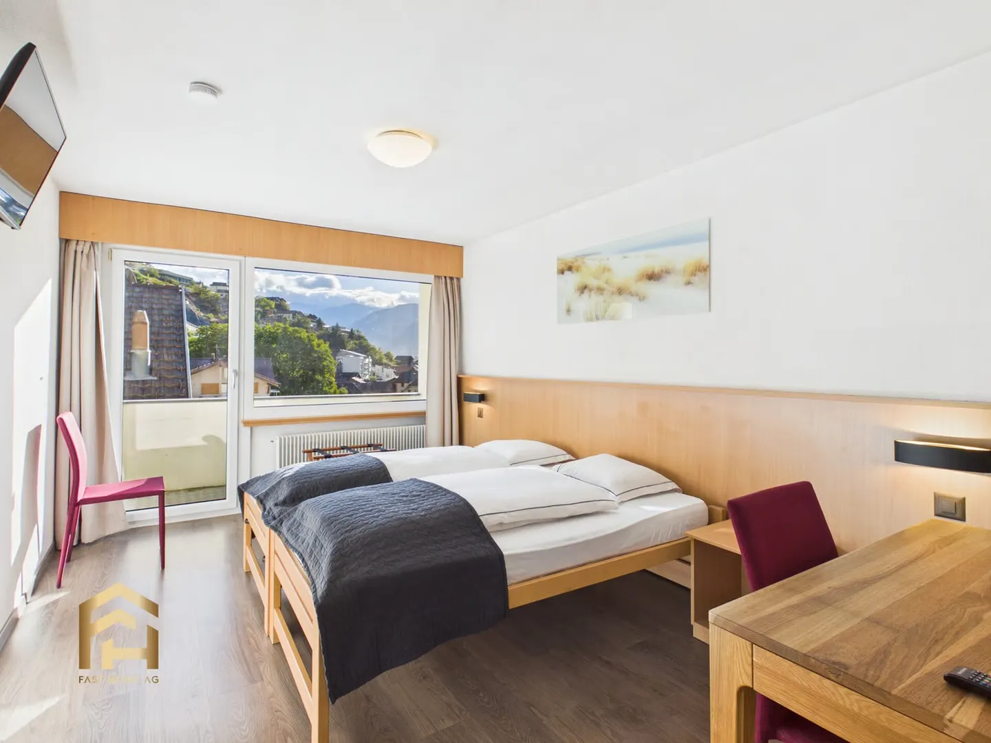 Profitable hotel with ongoing business operations in Valais - Photo 3 of 13