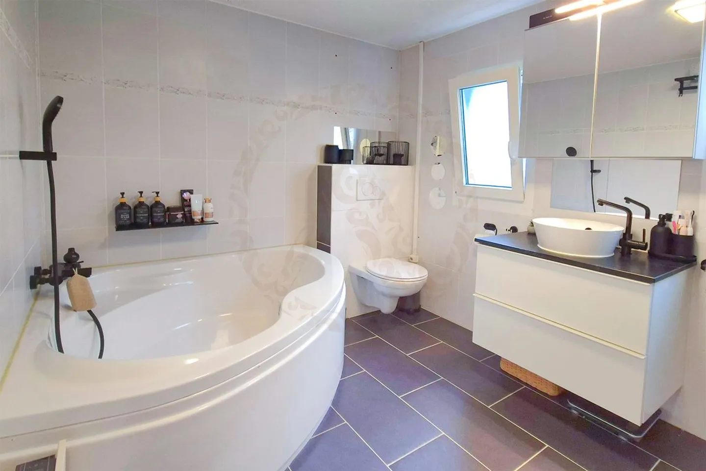Elegante Wohnung mit Privatgarten - Foto 10 von 13