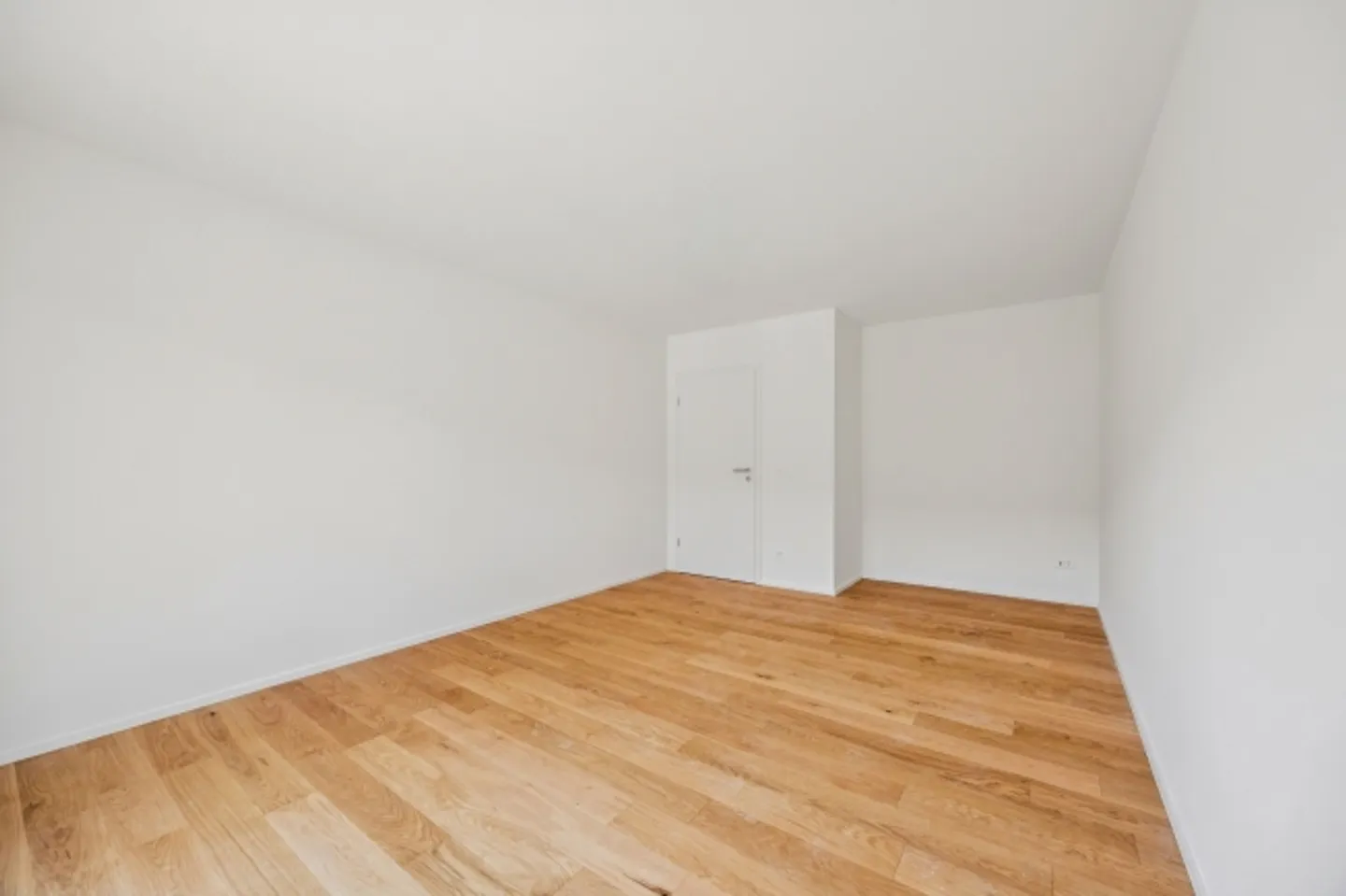 L'eleganza incontra la natura Casa bifamiliare moderna di 5,5 stanze nel verde - Foto 12 di 13