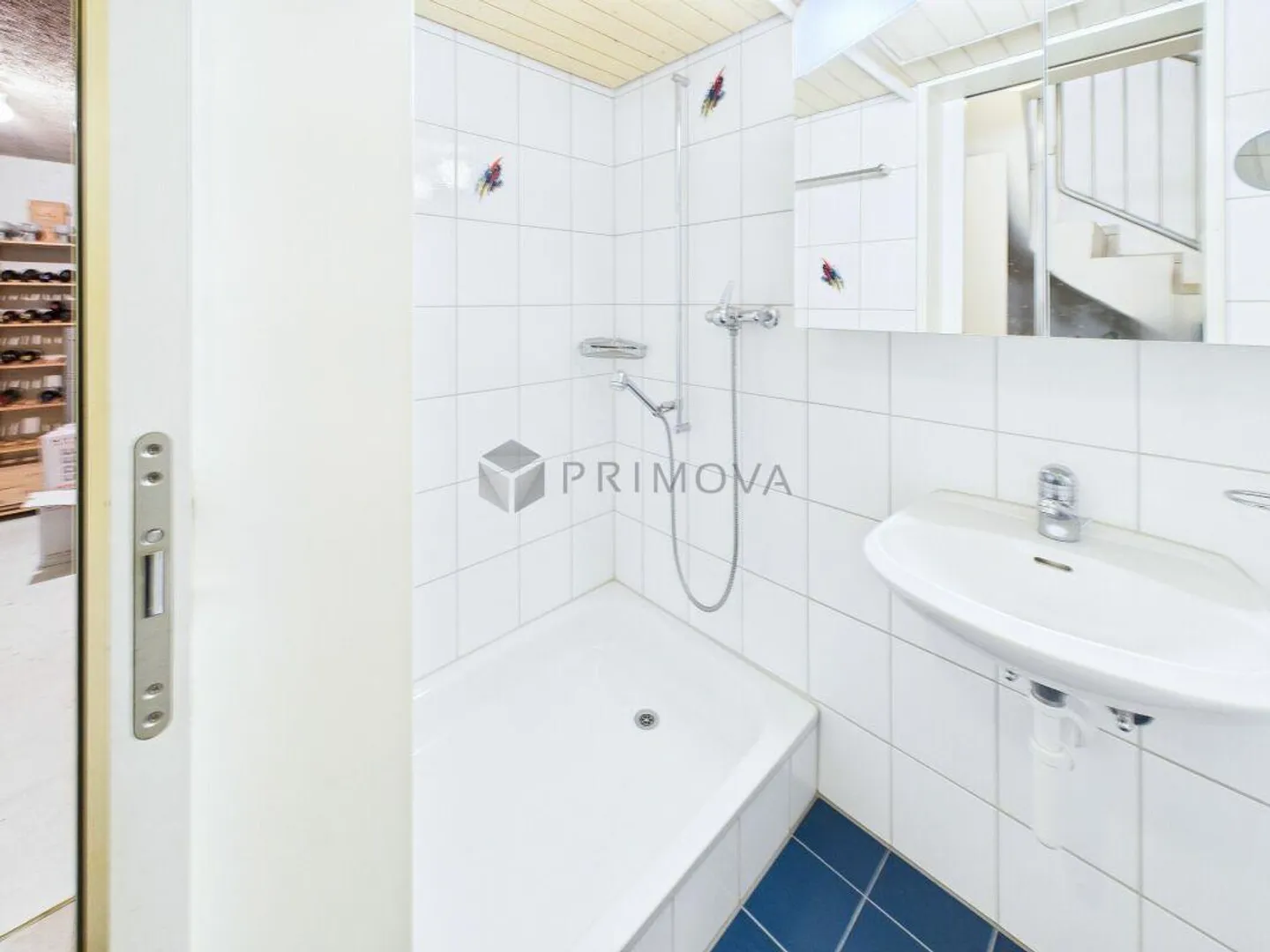 Ampia casa familiare bifamiliare in una posizione tranquilla a Volketswil - Foto 12 di 13