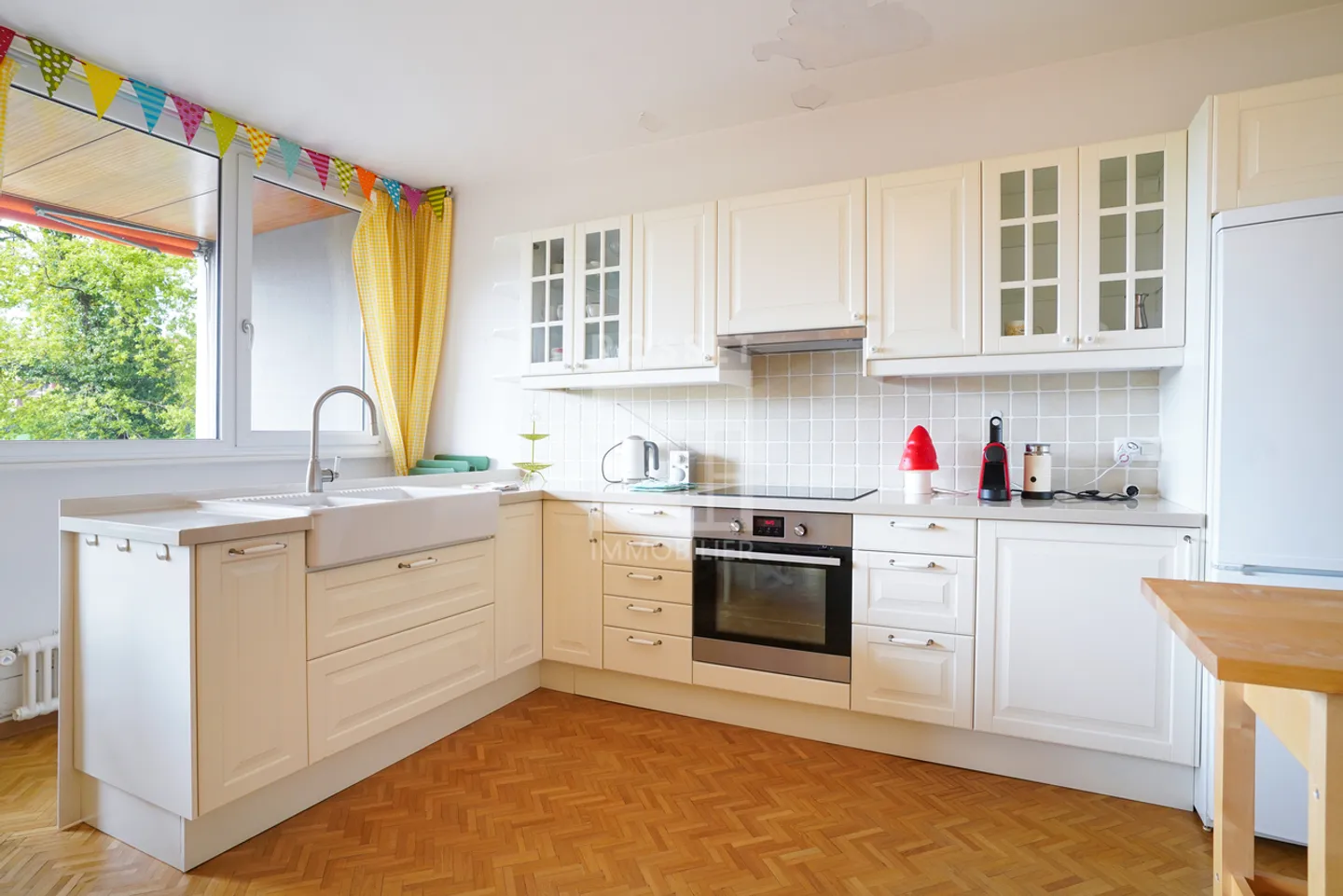 Bell'appartamento con grande terrazza nel cuore dei Trois Chênes - Foto 3 di 14