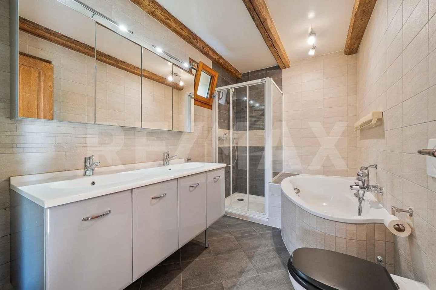 Wunderschönes Familienhaus mit einzigartigem Charme - Foto 7 von 13