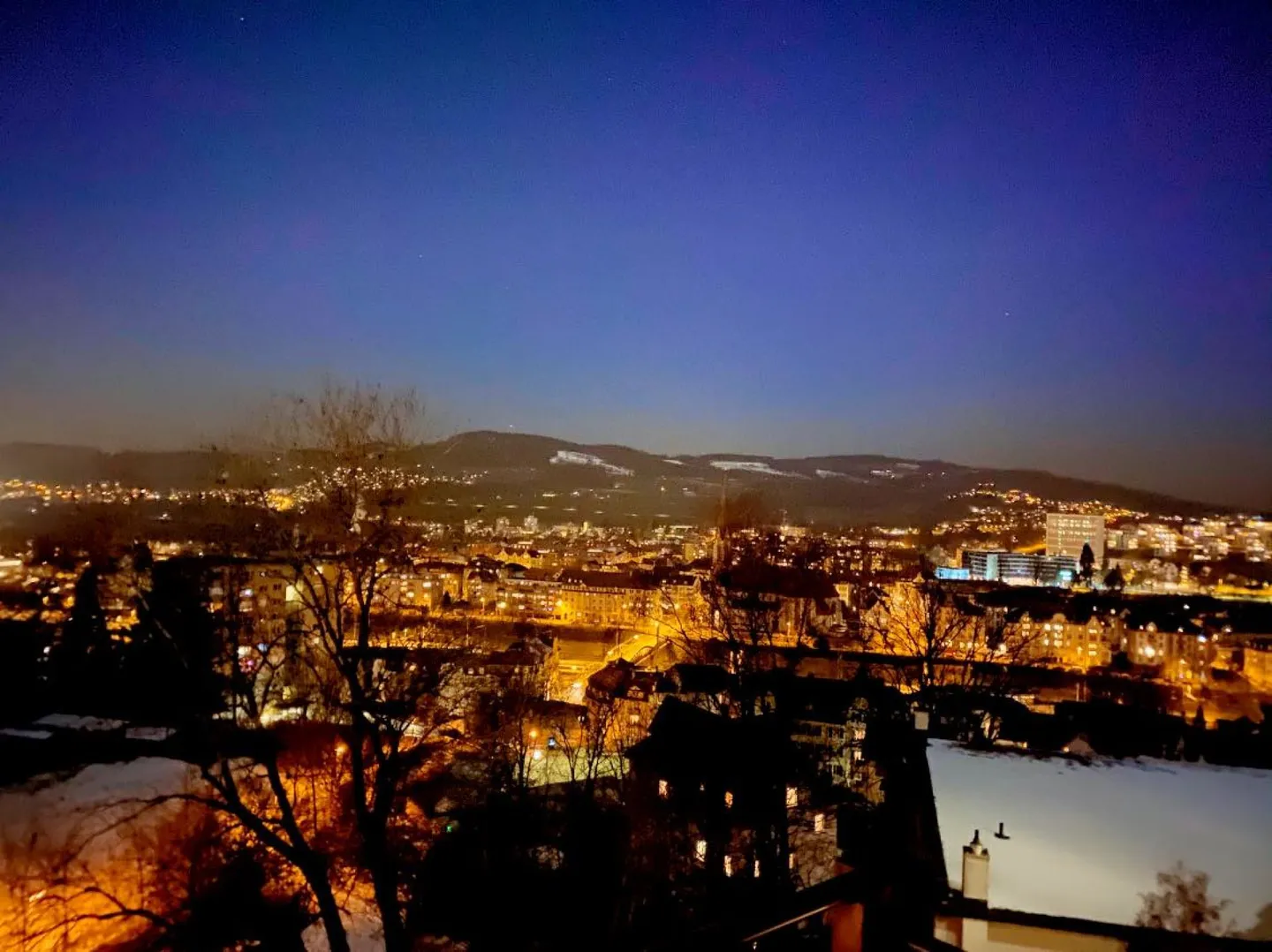 Spacious 4.5-room apartment with balcony and panoramic view - Photo 8 of 9