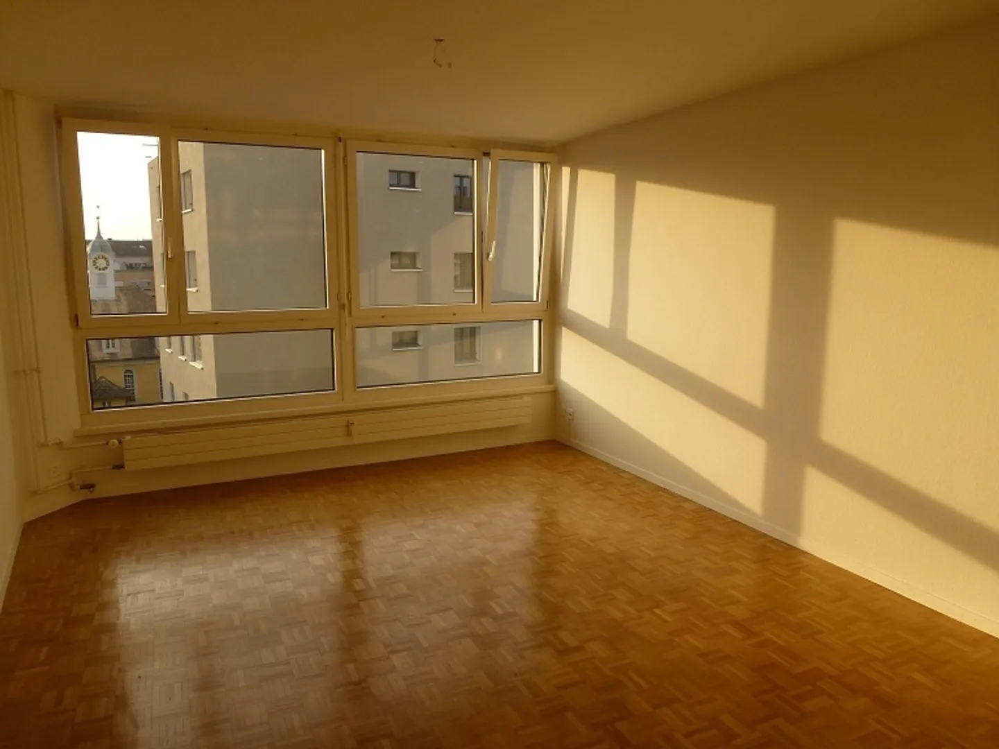 Central location with a brilliant view of the city - Photo 3 of 5