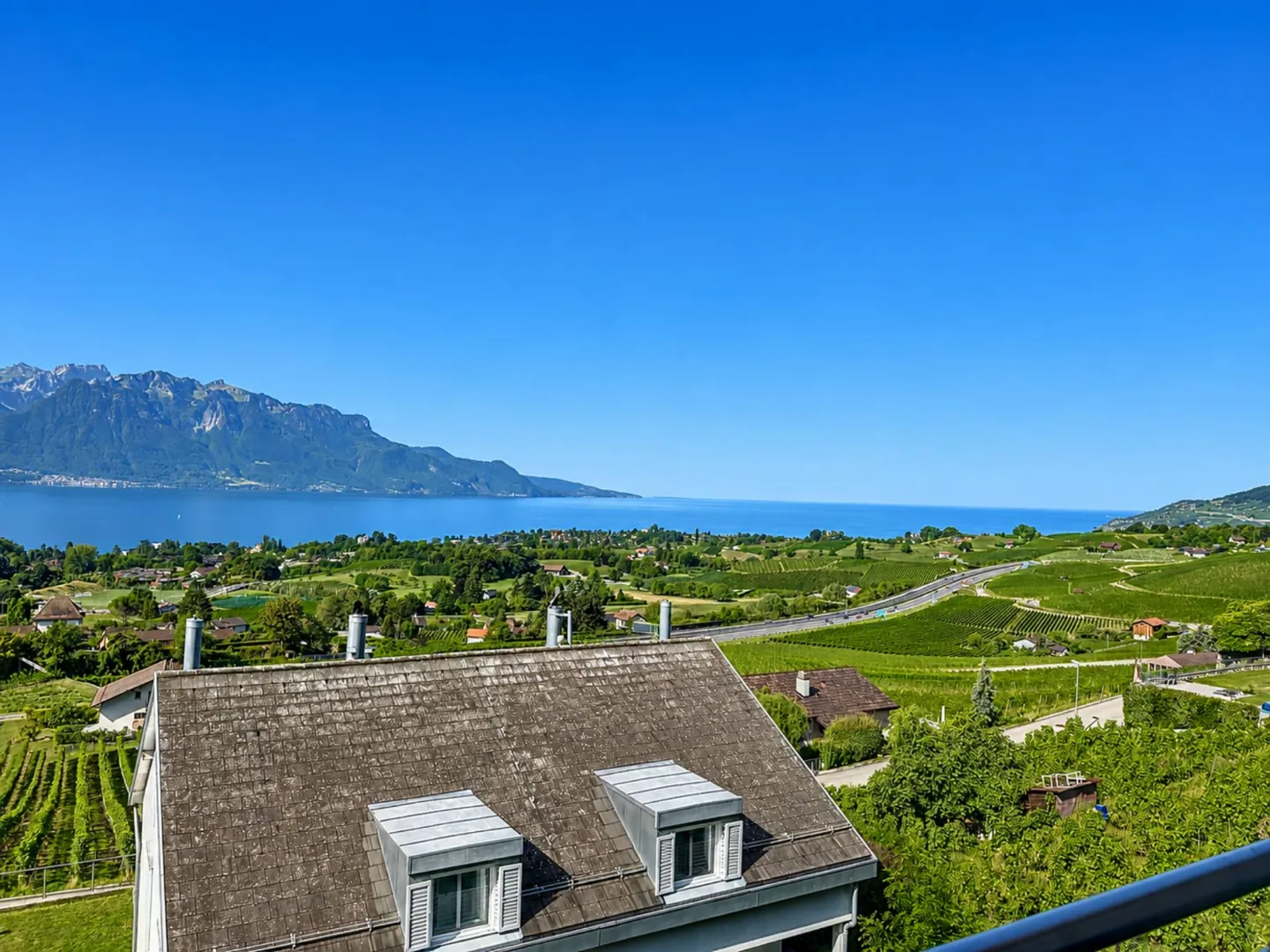 Charmantes Zweifamilienhaus mit Seeblick - Foto 7 von 9