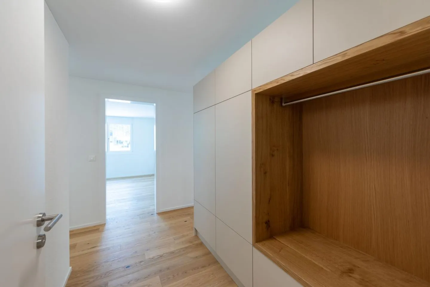 Neuwertige helle Wohnung - Foto 3 von 9