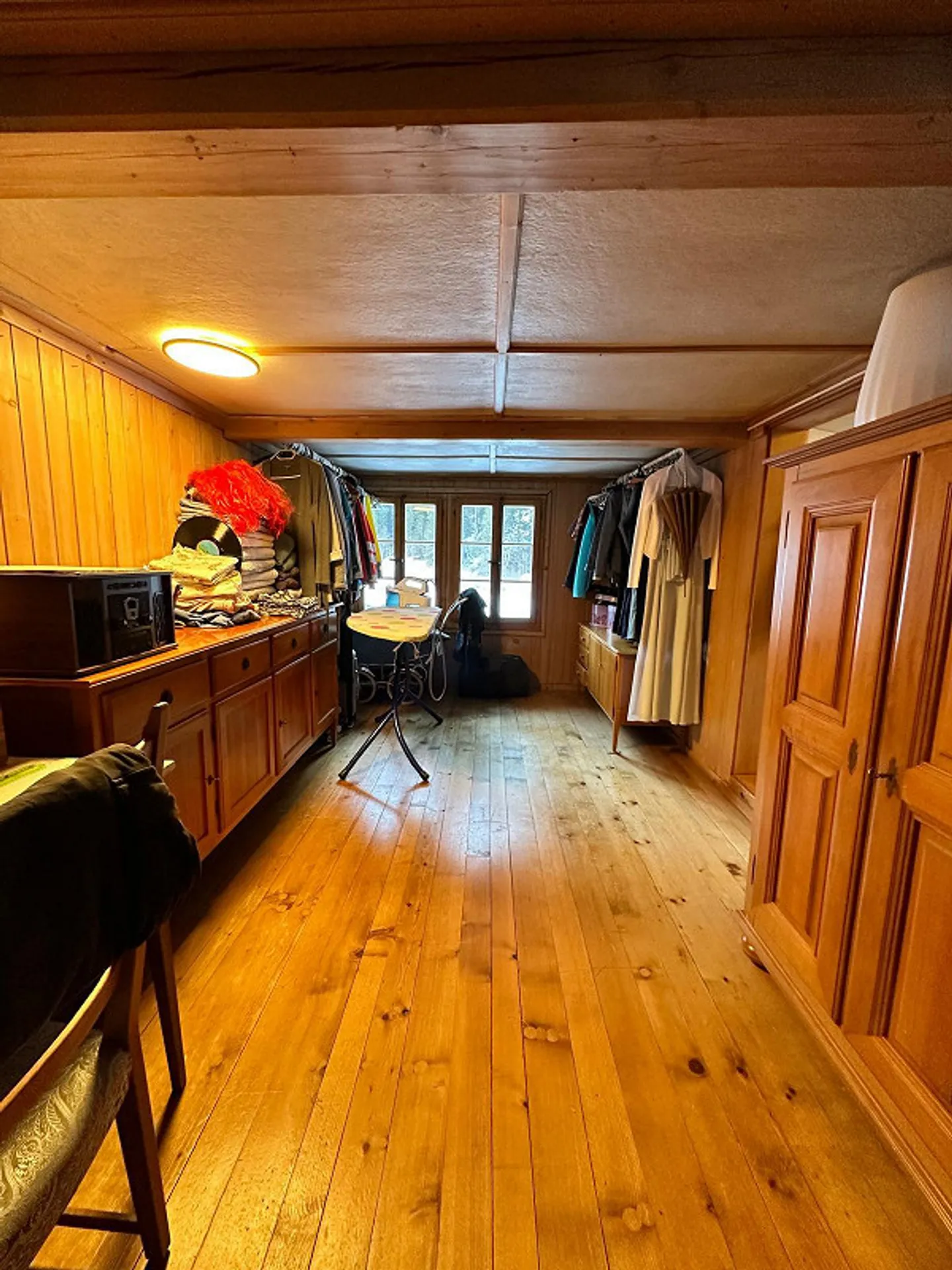 Half of a Detached House in a Simple Bernese Oberland Farmhouse - Photo 3 of 14