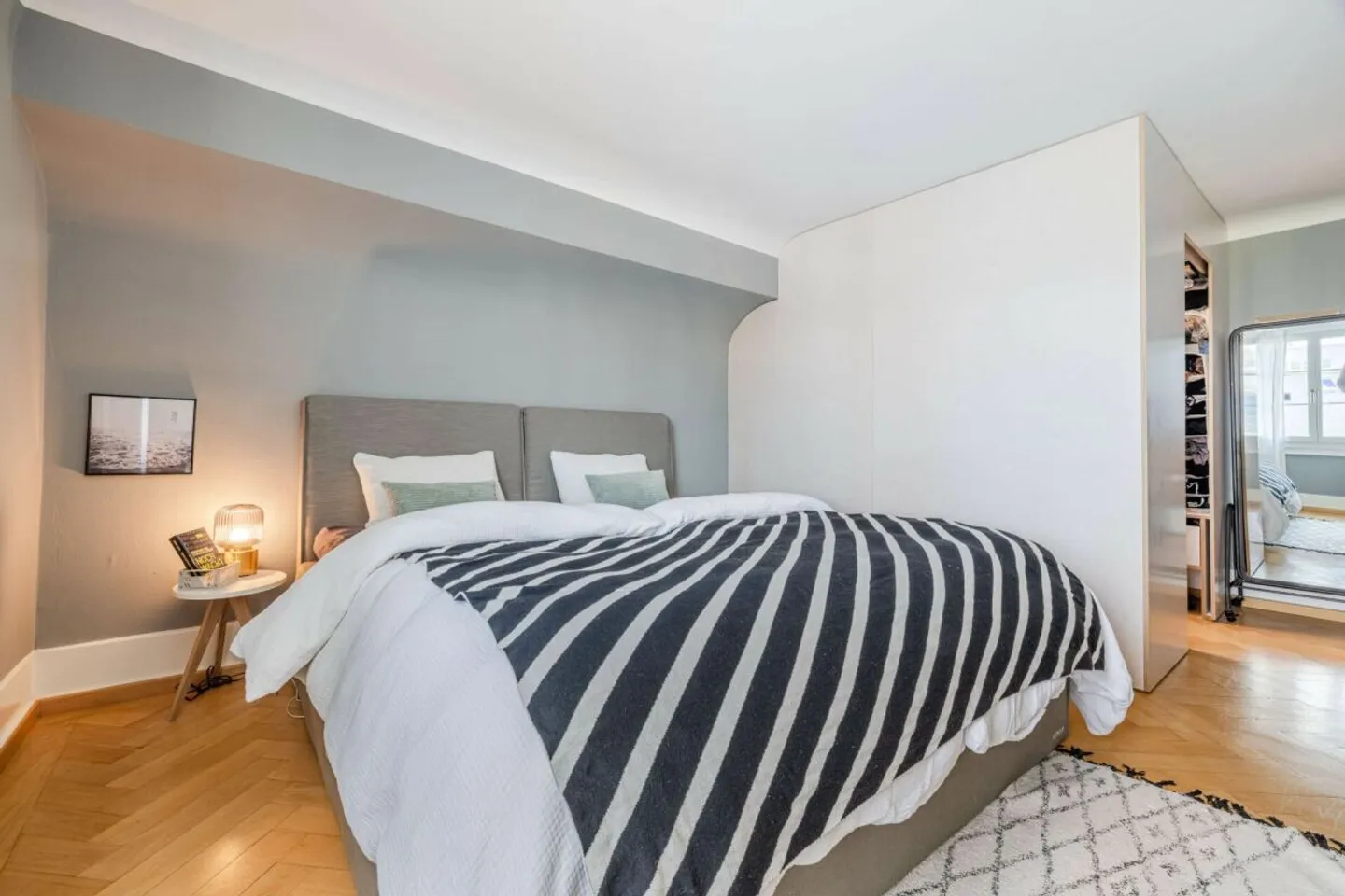 Well-maintained single-family home with charm and garden idyll - Photo 6 of 14