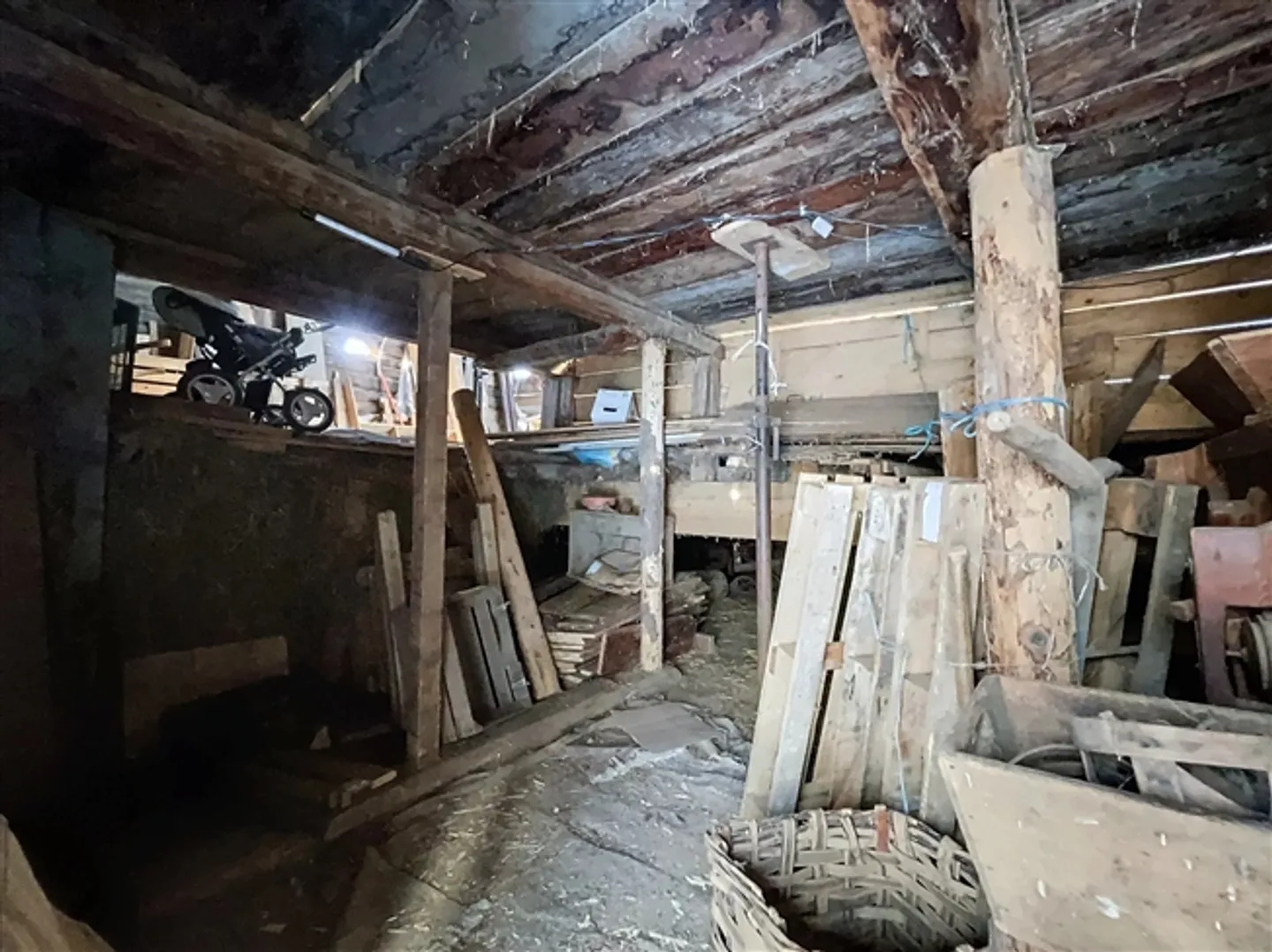 Charming Village Barn - Photo 3 of 10