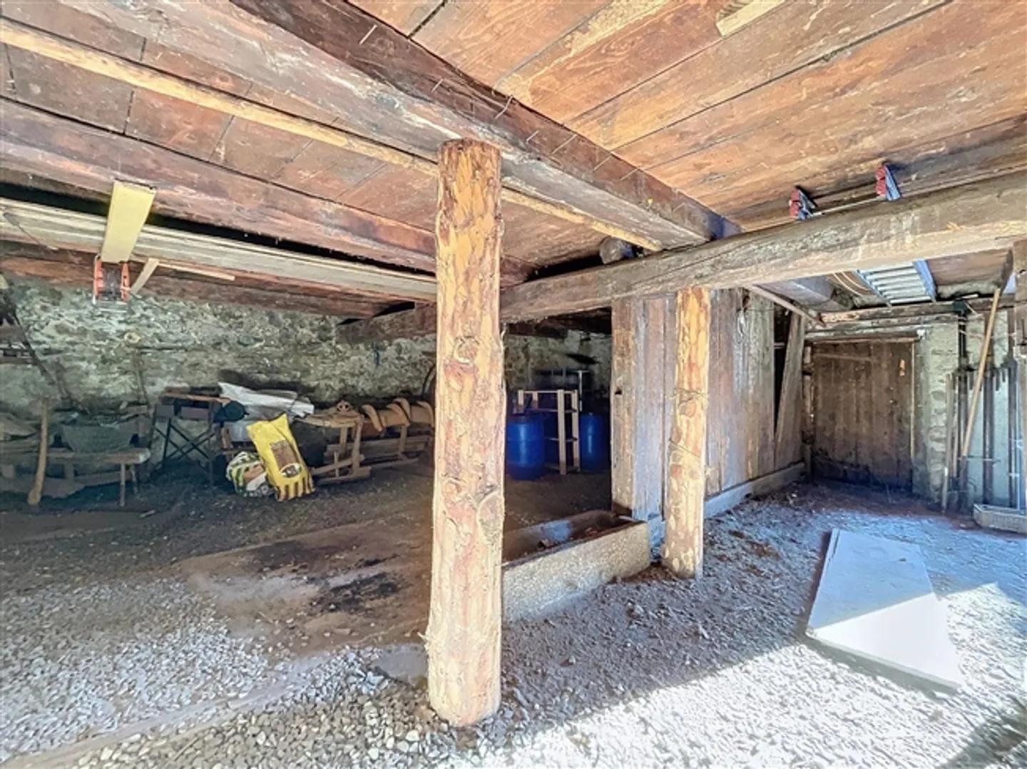 Charming Village Barn - Photo 5 of 10