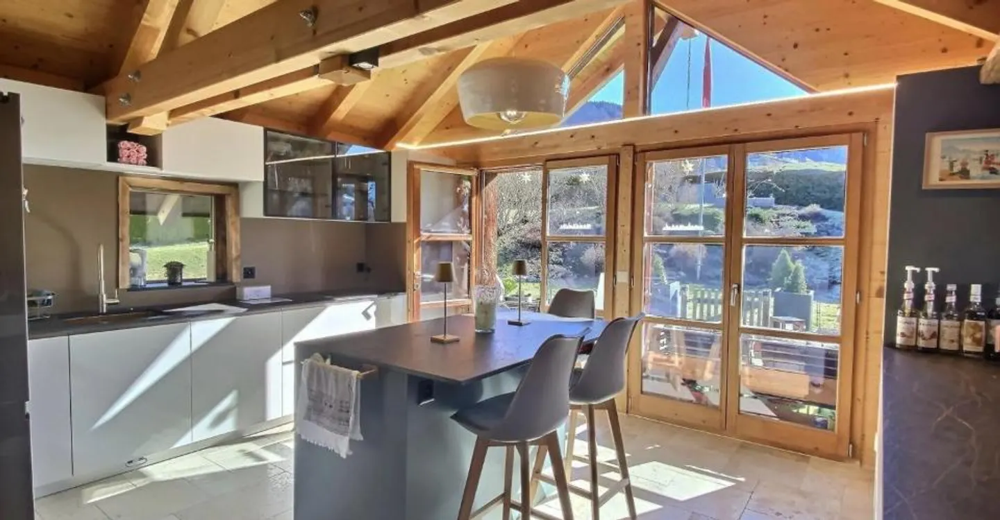 A luxurious mountain chalet for sale in Villars-sur-Ollon. - Photo 3 of 12
