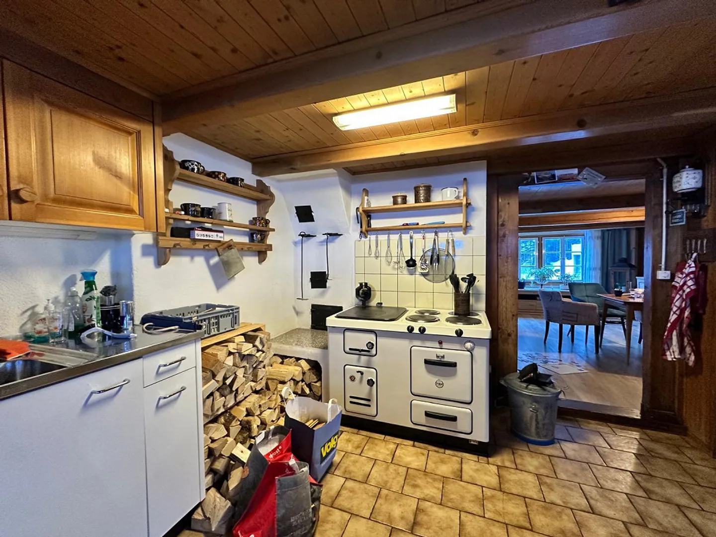 Half of a Detached House in a Simple Bernese Oberland Farmhouse - Photo 9 of 14