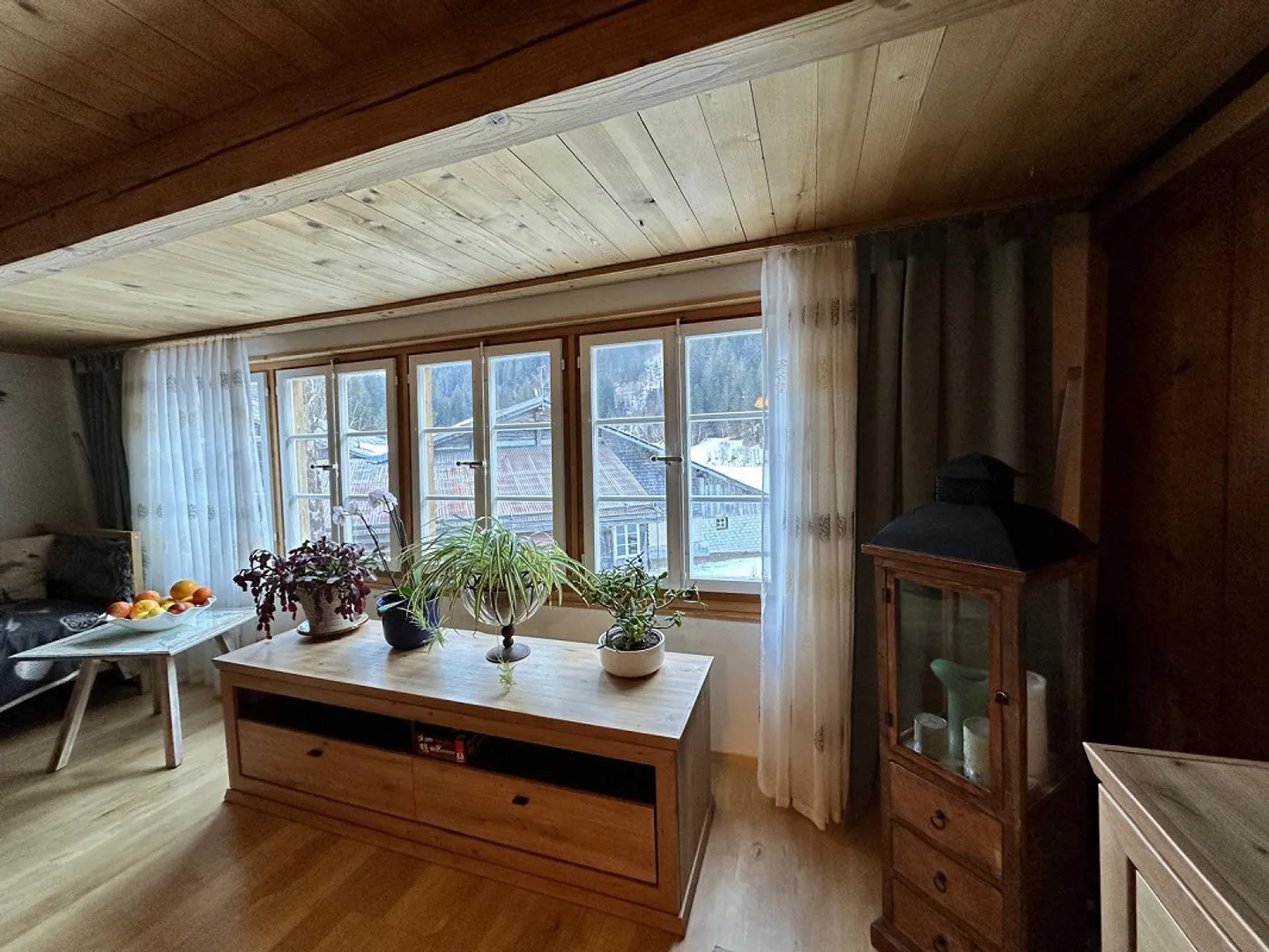 Half of a Detached House in a Simple Bernese Oberland Farmhouse - Photo 12 of 14