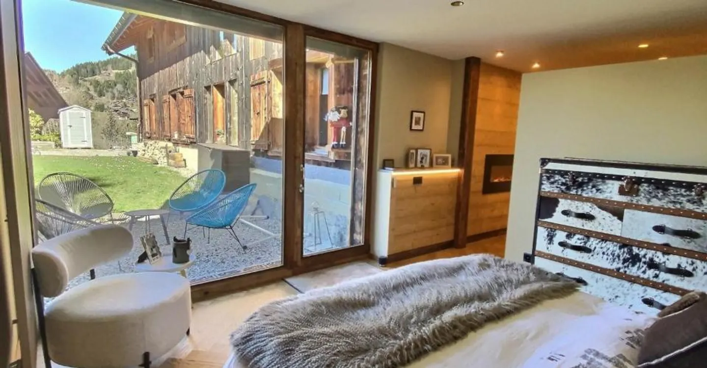 A luxurious mountain chalet for sale in Villars-sur-Ollon. - Photo 11 of 12